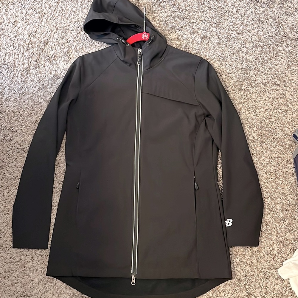 New Balance Women’s soft-shell weather resistant jacket